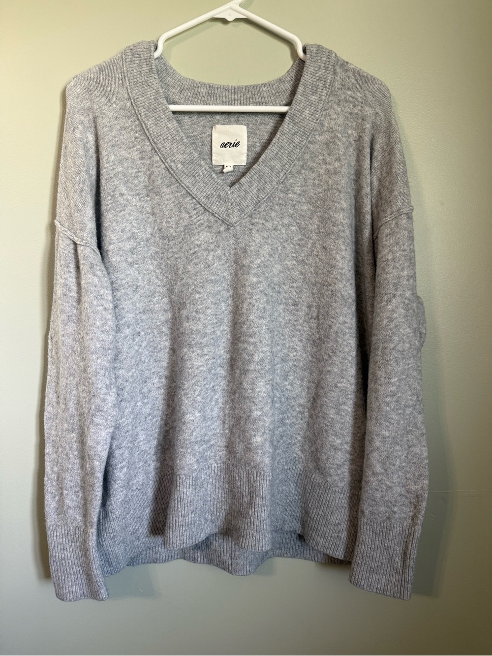 aerie WoMen's Heather Gray V-Neck Sweater